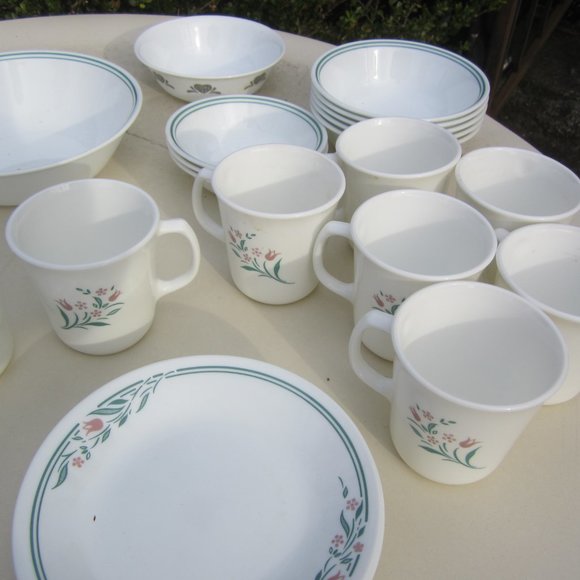 VTG 80'S CORELLE BY CORNING ROSEMARIE PATTERN 39 PIECES, DINNERWARE - Picture 9 of 16